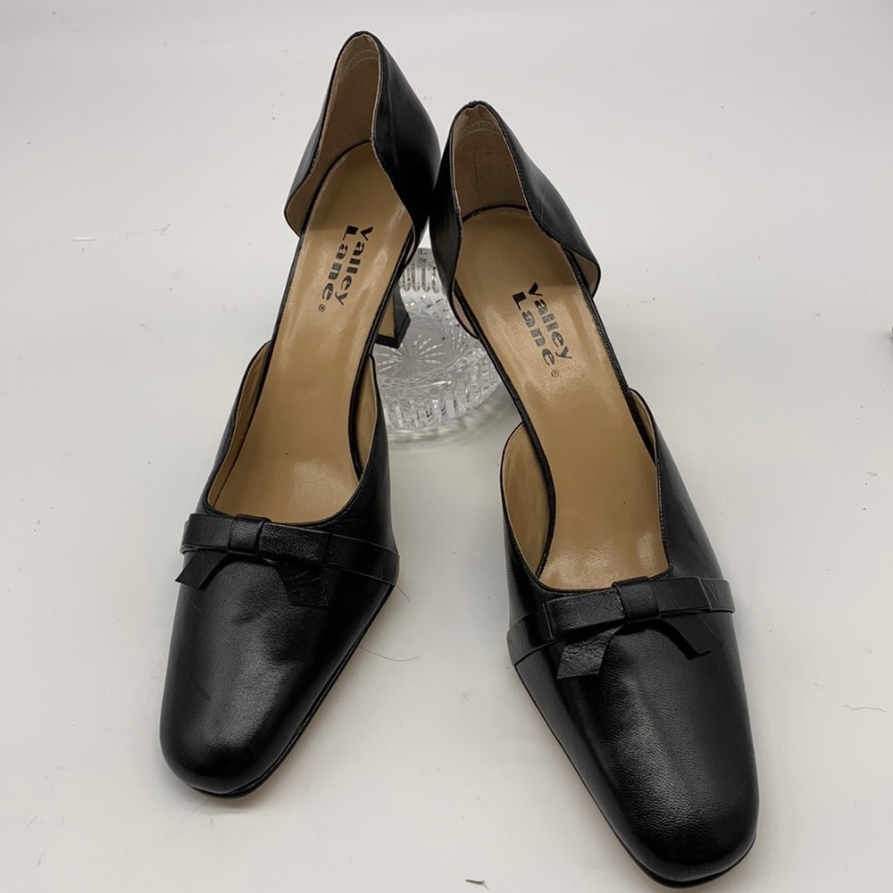 Valley Lane Black Leather Heels with Side Cut Outs size 10B